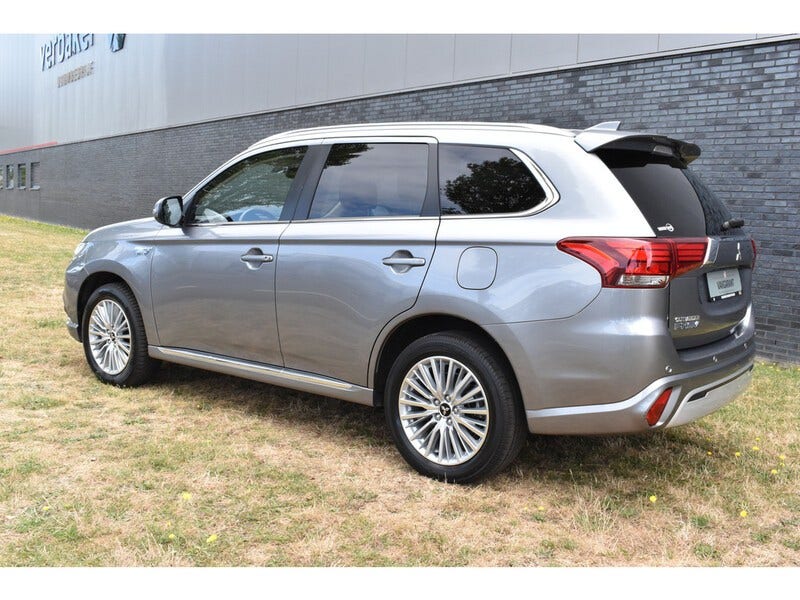 Mitsubishi Outlander (12)