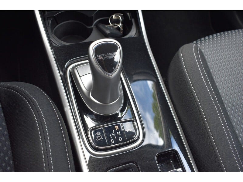 Mitsubishi Outlander (22)