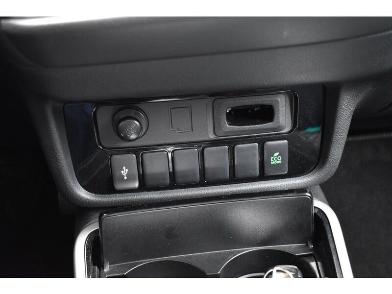 Mitsubishi Outlander (24)