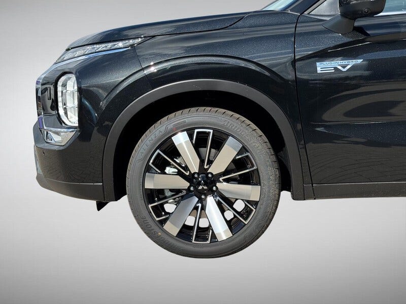 Mitsubishi Outlander (8)