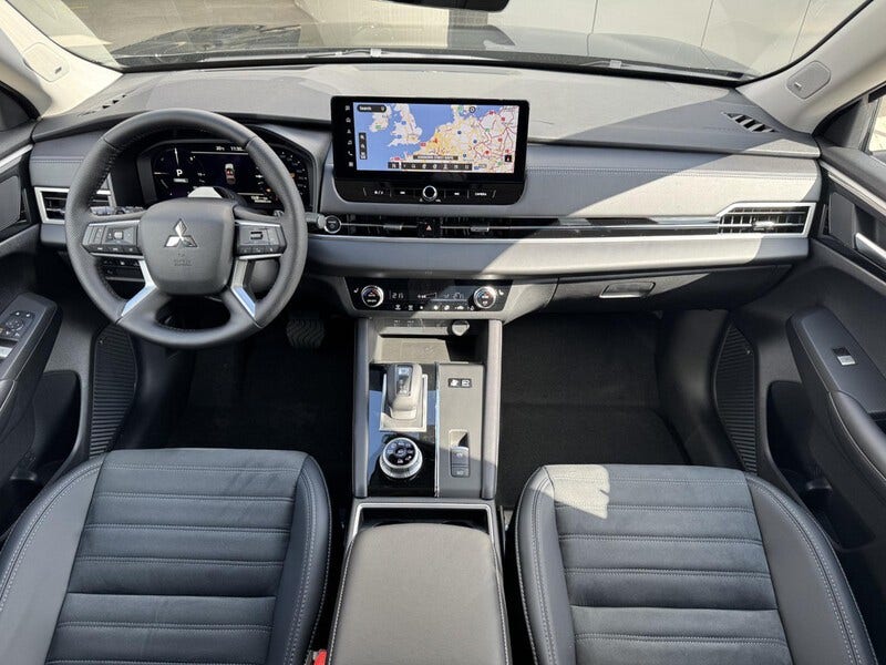 Mitsubishi Outlander (13)