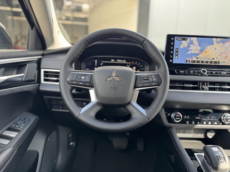 Mitsubishi Outlander (14)