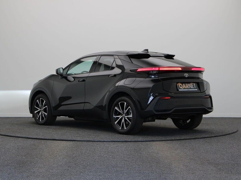Toyota C-HR (2)