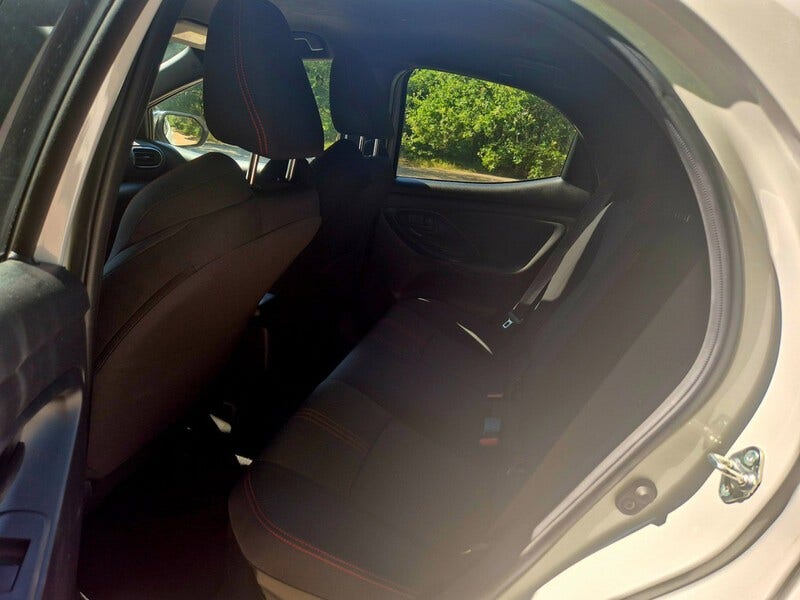 Toyota Yaris (12)
