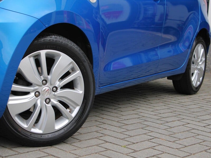 Suzuki Swift (2)