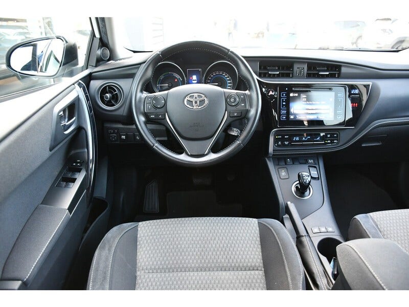 Toyota Auris (2)