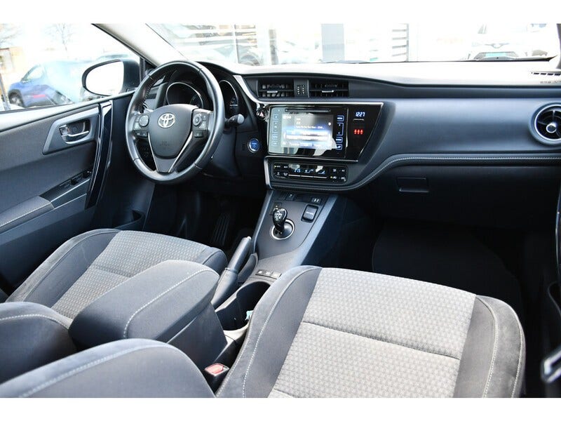 Toyota Auris (10)