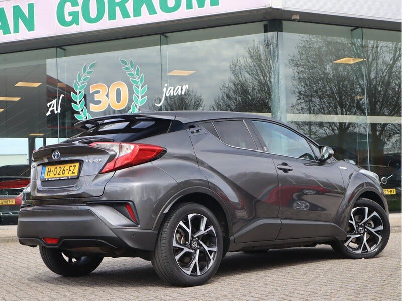 Toyota C-HR (2)