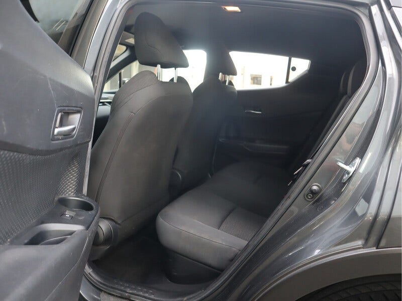 Toyota C-HR (4)