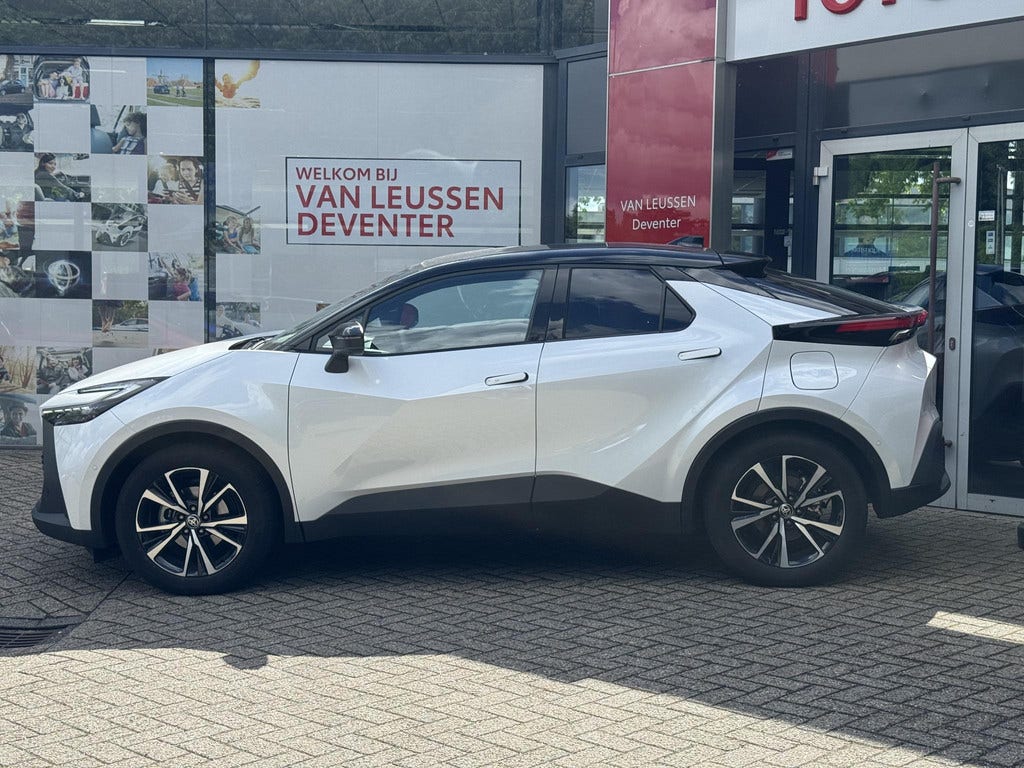 Toyota C-HR (2)