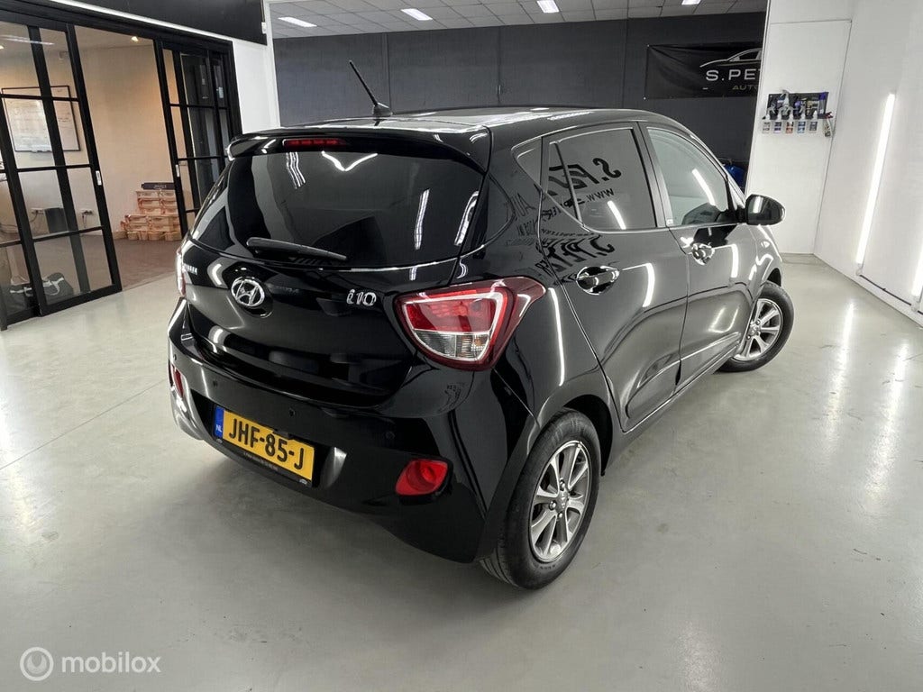 Hyundai i10 (2)