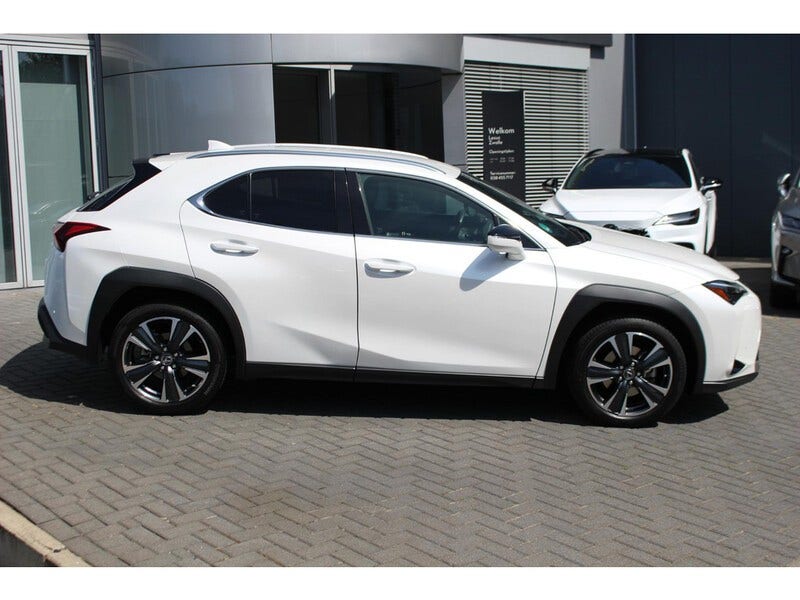 Lexus UX (2)