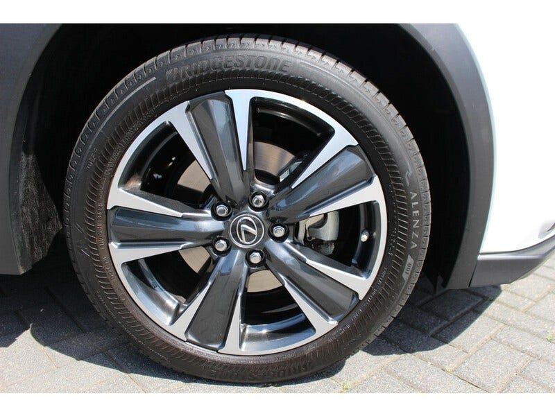 Lexus UX (10)