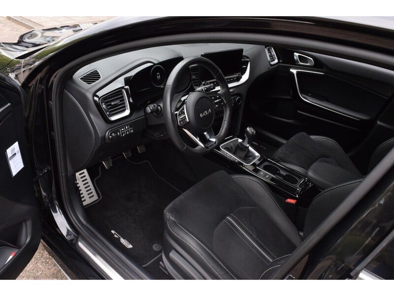 Kia ProCeed (15)