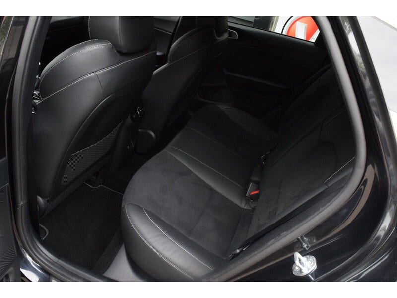 Kia ProCeed (23)