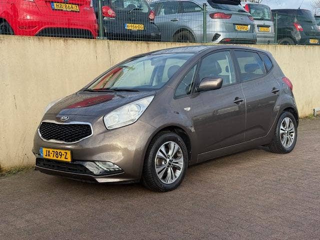 Kia Venga (2)