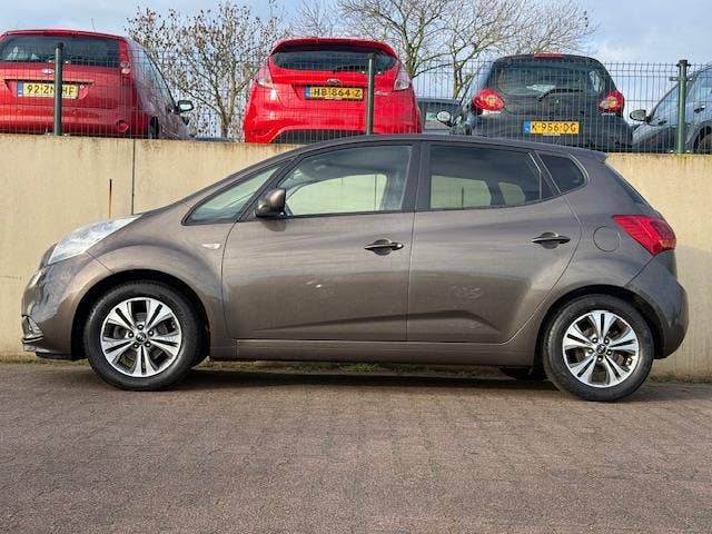 Kia Venga (4)