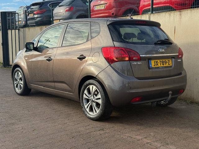 Kia Venga (5)