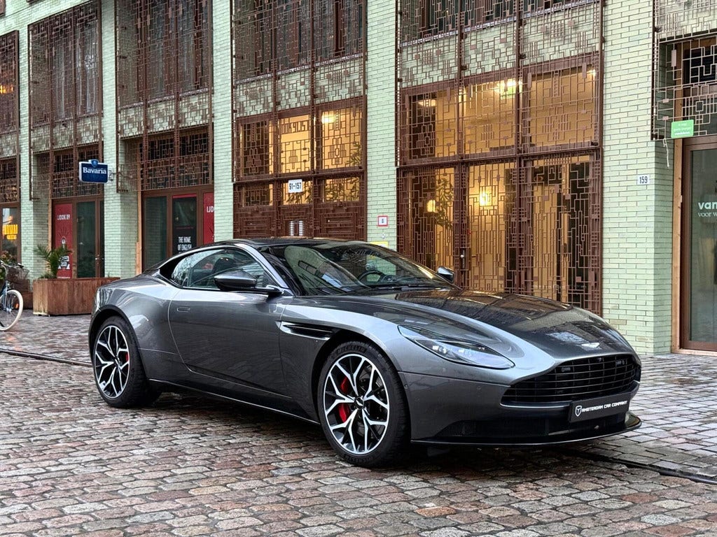 Aston Martin DB11