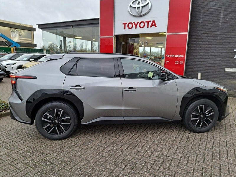 Toyota bZ4X (4)