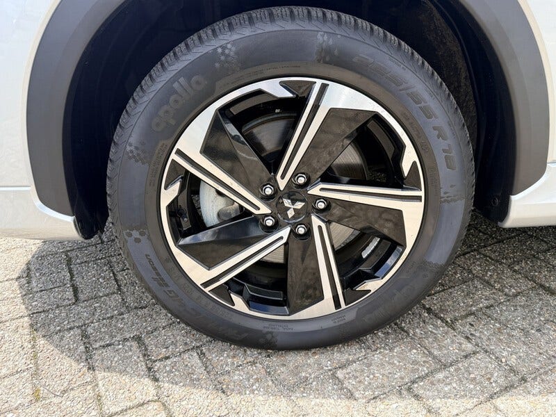 Mitsubishi Eclipse Cross (15)