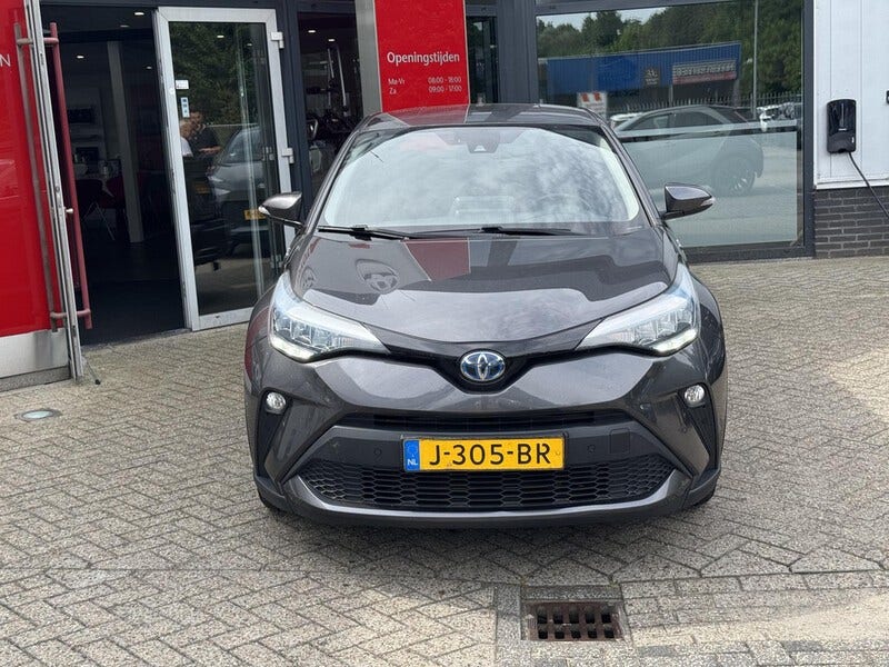 Toyota C-HR (2)