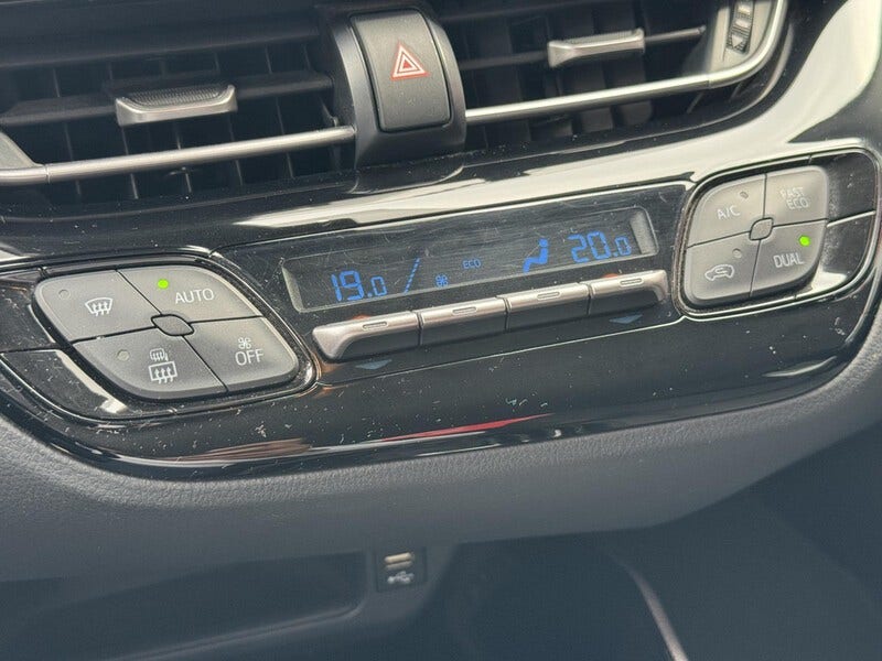 Toyota C-HR (12)