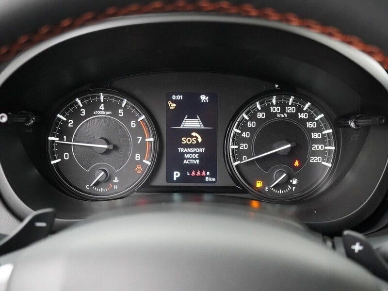 Suzuki Cross (13)