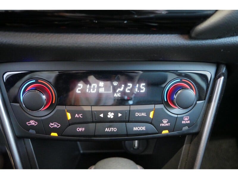 Suzuki Cross (17)