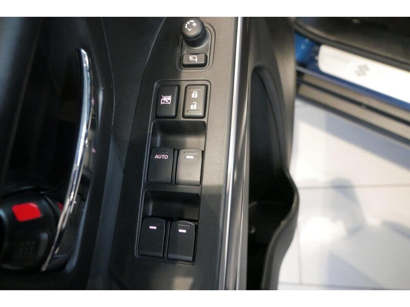 Suzuki Cross (21)