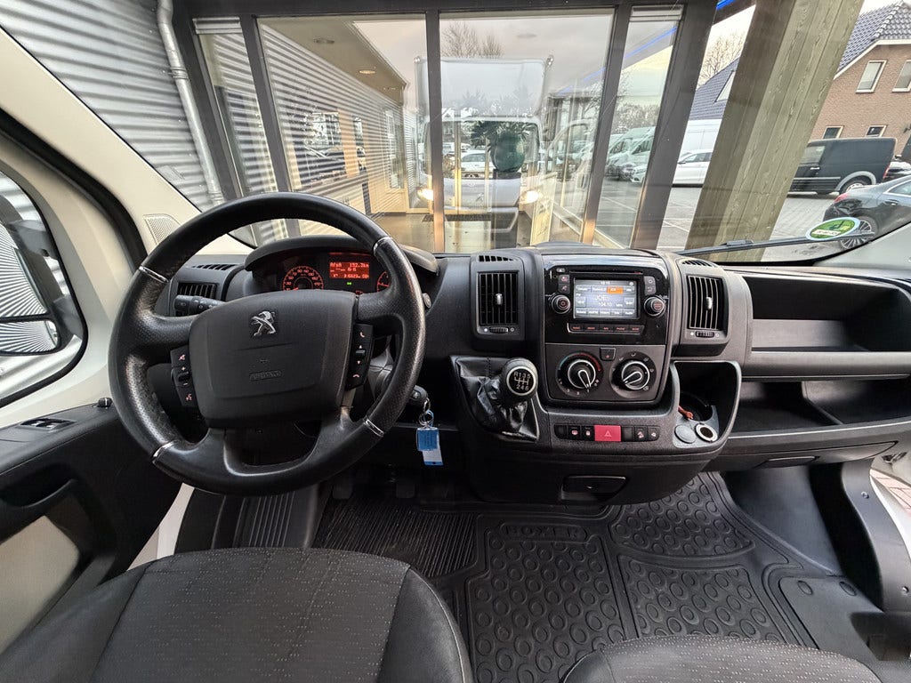 Peugeot Boxer (2)