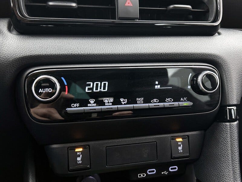 Toyota Yaris (10)