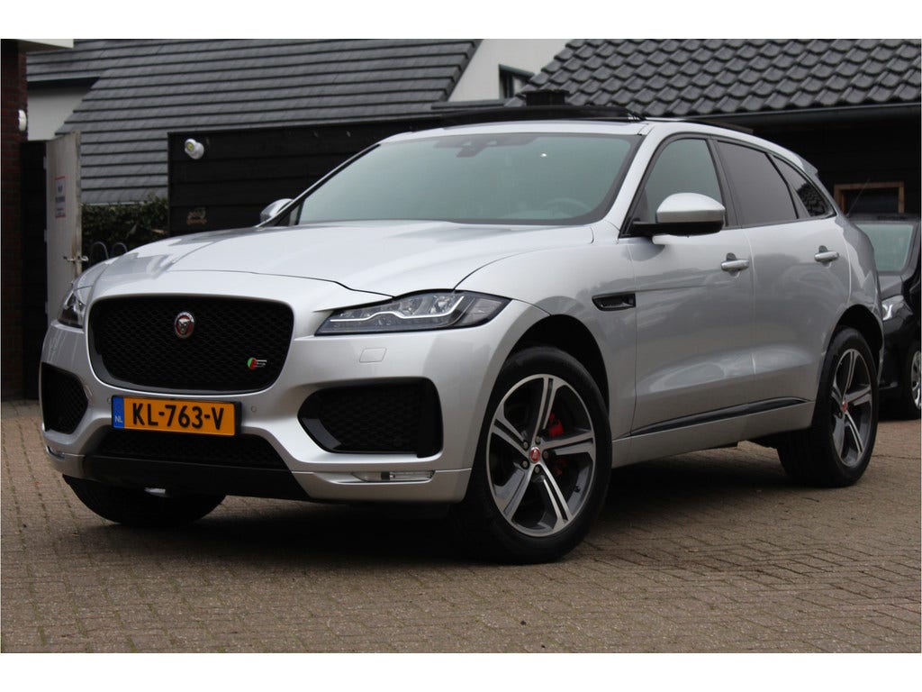 Jaguar F PACE