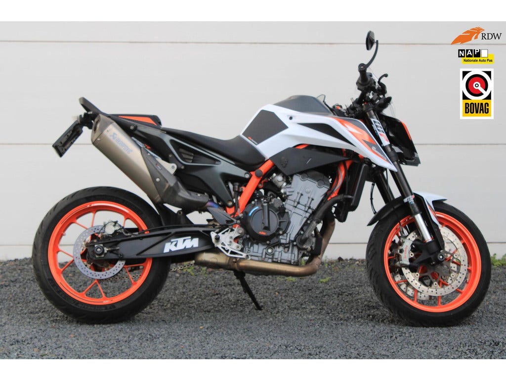 KTM 890