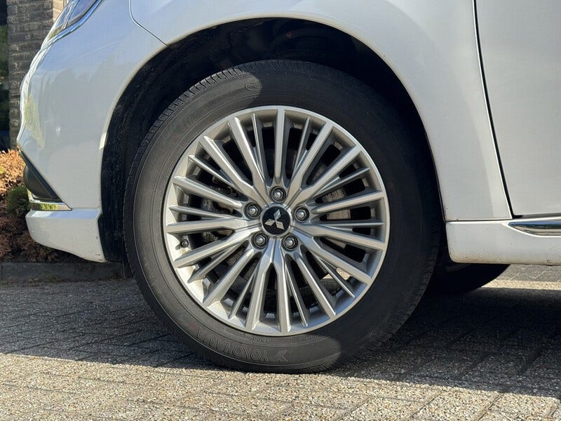 Mitsubishi Outlander (3)