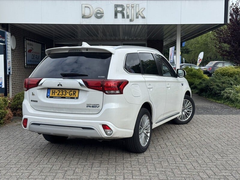 Mitsubishi Outlander (6)