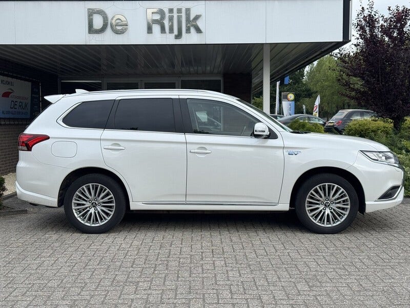 Mitsubishi Outlander (7)