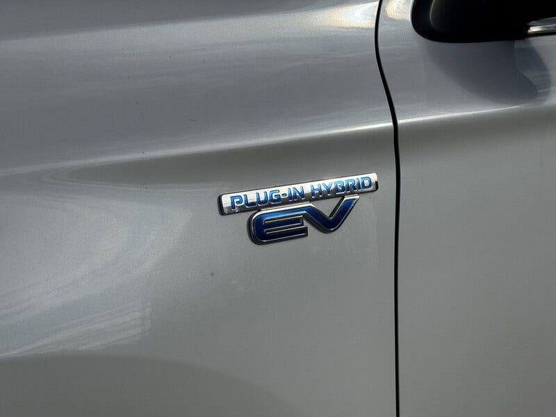 Mitsubishi Outlander (8)