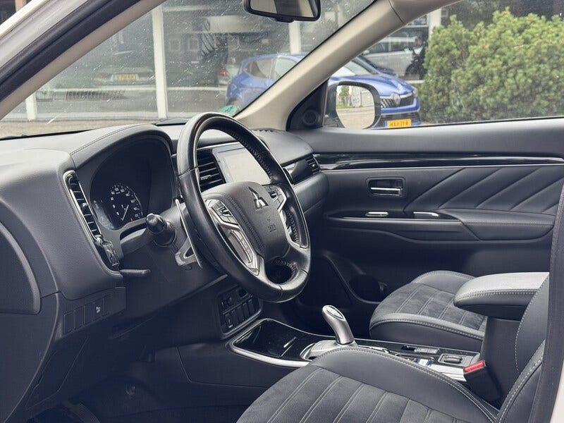 Mitsubishi Outlander (9)