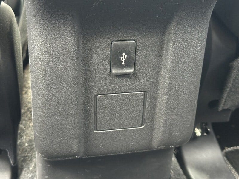 Mitsubishi Outlander (12)