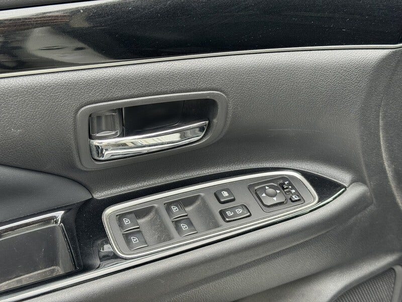 Mitsubishi Outlander (14)
