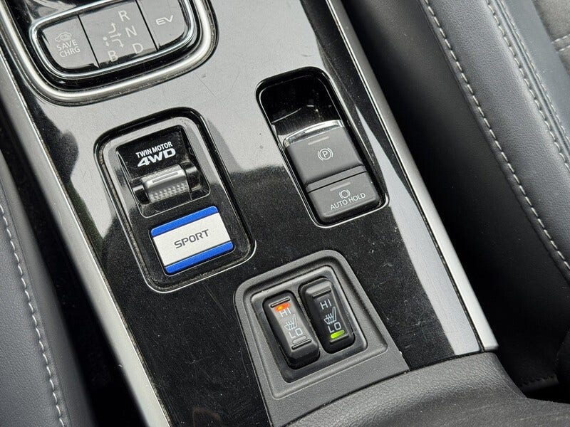 Mitsubishi Outlander (16)