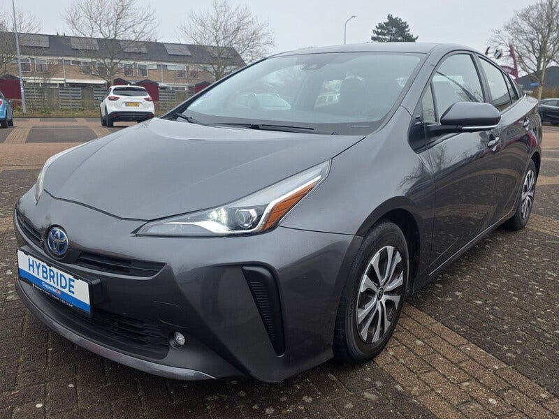 Toyota Prius (2)