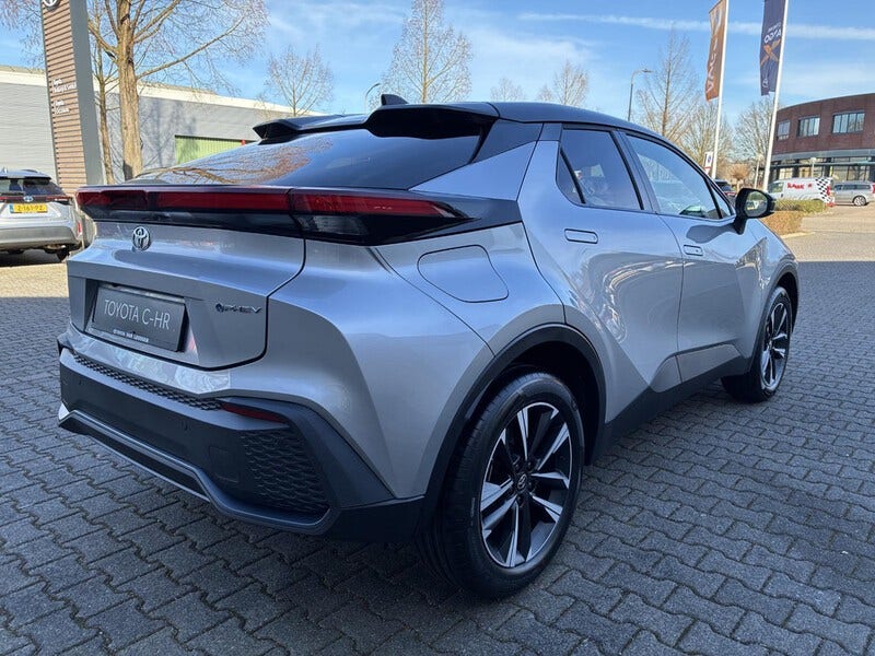 Toyota C-HR (2)