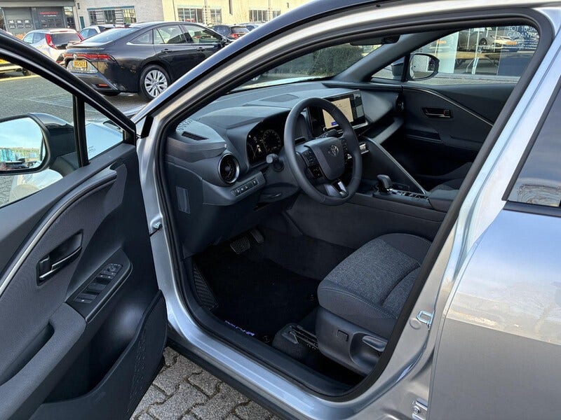 Toyota C-HR (11)
