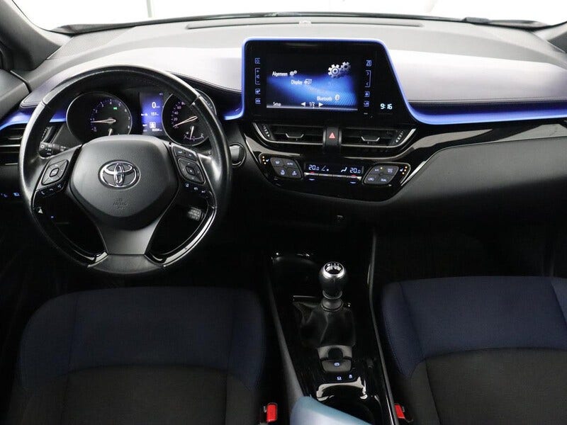Toyota C-HR (9)