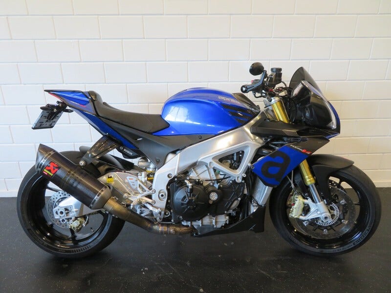 Aprilia Tuono V4