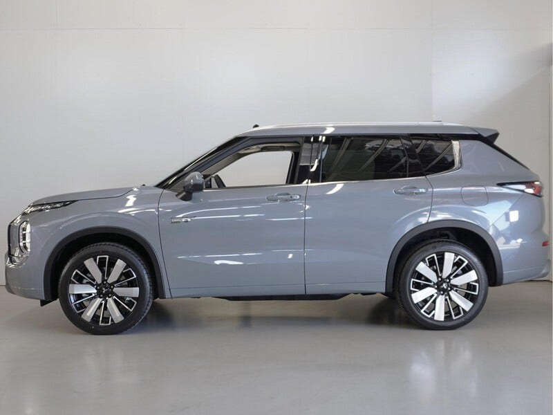 Mitsubishi Outlander (2)