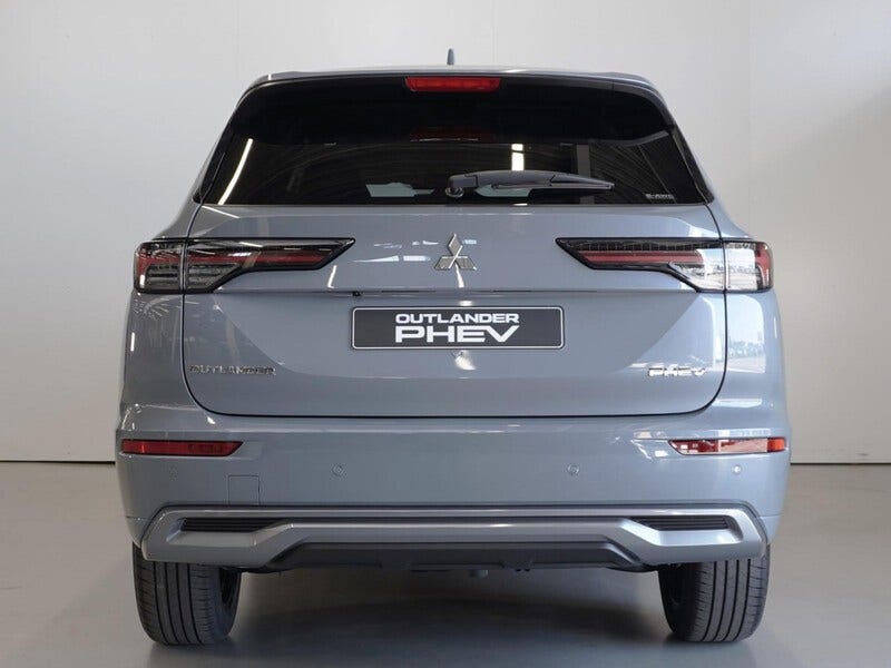 Mitsubishi Outlander (8)