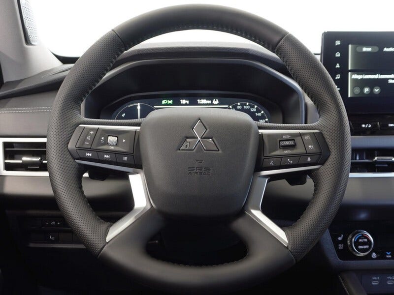Mitsubishi Outlander (16)